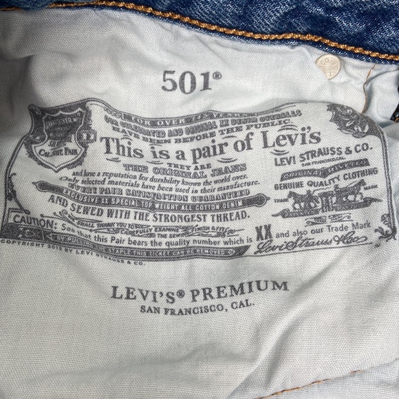 LEVIS STRAIGHT HIGH RISE JEANS - Size 26/30 - EUC - Picture 7 of 8